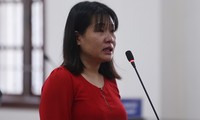 Bị cáo Nguyễn Thị Thu Loan trình bày tại tòa.