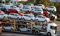 Với mặt hàng ô tô, lộ trình xóa bỏ thuế nhập khẩu với xe từ EU về Việt Nam là sau 9 năm đối với ô tô phân khối lớn, 10 năm với các loại ô tô còn lại