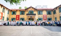 Hơn 300 y bác sĩ Bệnh viện Hữu nghị Việt Đức lên đường tiếp sức TP. HCM chống dịch