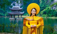 Á hậu Môi trường Hoàng Thị Hải Yến đằm thắm trong tà áo dài tôn vinh di sản văn hóa Tràng An