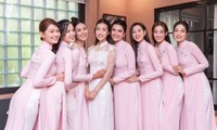 Lễ hỏi của Đỗ Mỹ Linh nhưng mọi sự chú ý lại &apos;va vào&apos; dàn Hoa hậu đình đám xuất hiện bên cạnh cô dâu