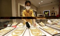Giá vàng trong nước tăng lên 57,6 triệu đồng, bỏ xa giá thế giới 8,3 triệu đồng