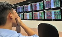VN-Index chao đảo vì thông tin &apos;bom nợ&apos; Evergrande