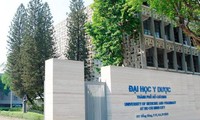 Trường ĐH Y Dược TP. HCM không tăng học phí năm học 2021 - 2022