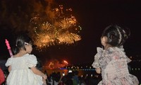 Pháo hoa rực sáng thành phố Việt Trì dịp Giỗ tổ Hùng Vương