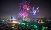 Năm thứ hai liên tiếp Hà Nội tổ chức bắn pháo hoa tại 1 điểm ở Công viên Thống Nhất do ảnh hưởng của dịch COVID-19
