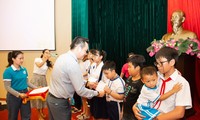 Hội Doanh nhân trẻ Việt Nam chăm lo trẻ mồ côi do COVID-19 tại TPHCM