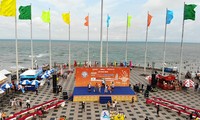 Quảng trường Cột Cờ nơi diễn ra khai mạc Marathon Tiền Phong 2019. Ảnh: Hoàng Mạnh Thắng