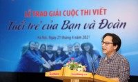 Phó Tổng Biên tập Báo Tiền Phong Lê Minh Toản phát biểu tại lễ trao giải. Ảnh: Như Ý