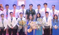 Chị Hứa Thanh Hoa làm Bí thư Đoàn Đại học Quốc gia Hà Nội