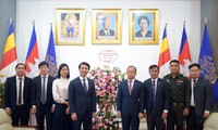 Bí thư T.Ư Đoàn chúc mừng Đại sứ quán Campuchia dịp 55 năm hai nước thiết lập quan hệ ngoại giao