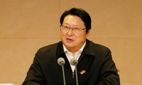 Hồ Vấn Minh là người chỉ đạo công việc đóng hai tàu sân bay Liêu Ninh và Sơn Đông của hải quân Trung Quốc 