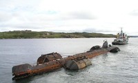 Tàu ngầm hạt nhân K-159 năm 2003 trong quá trình di dời bị chìm khiến 9 thủy thủ thiệt mạng.