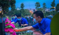 Tuổi trẻ Thủ đô thắp nến tri ân các anh hùng liệt sĩ