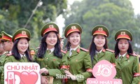 Gần 1.000 sinh viên tham gia khởi động chương trình Chủ nhật Đỏ