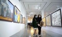 Hàng trăm sinh viên tham dự triển lãm mỹ thuật Việt Nam - Hàn Quốc