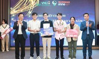 Nhóm sinh viên trường ĐH Công nghệ giành giải Nhất cuộc thi Ý tưởng khởi nghiệp - sáng tạo VNU 2022