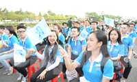 Hàng trăm sinh viên ưu tú đến với Trường Sa