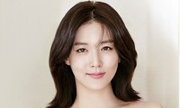 Sắp sang tuổi 50, Lee Young Ae vẫn được khen trẻ đẹp như gái đôi mươi dù để mặt mộc