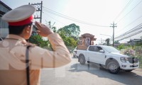 'Anh hãy nghỉ đi, nhiệm vụ có đồng đội anh thay thế, phụng dưỡng cha mẹ đã có em và anh chị'