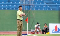 HLV Lê Huỳnh Đức: &apos;B.Bình Dương không còn đường lùi&apos;