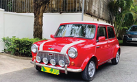 Mini Cooper đời cổ &apos;lột xác&apos; qua bàn tay người thợ ở Đồng Nai