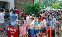 Vã mồ hôi, chen chân vào khu vui chơi giải trí tại TPHCM 