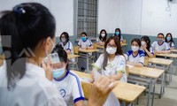 Hơn 85.000 sĩ tử TPHCM háo hức làm thủ tục dự thi THPT quốc gia