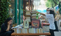 Phiên chợ sách đặc biệt thu hút đông đảo bạn trẻ