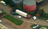 39 người được phát hiện tử vong thùng xe container lạnh tại hạt Essex, gần thủ đô nước Anh, hôm 23/10. Ảnh: Reuters.