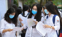 Vì sao các trường đại học ở Hà Nội không vội cho sinh viên tới trường?