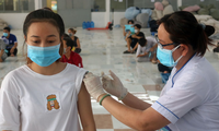 Hà Nội tiếp tục dạy trực tuyến, chuẩn bị tổ chức tiêm vắc xin cho học sinh
