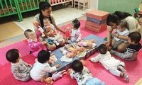 Nhiều nhóm trẻ được mở tại nhà vì trẻ chưa được đến trường. Ảnh minh họa