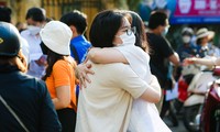 Thi vào lớp 10 của Hà Nội: Thủ khoa đạt 48,5 điểm, môn Ngoại ngữ nhiều điểm 10 nhất