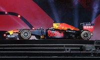 Siêu xe đua F1 của đội Red Bull mới xuất hiện tại Hà Nội ngày 7/11.