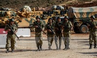 Binh sỹ Thổ Nhĩ Kỳ triển khai tại Reyhanli, tỉnh Hatay, gần khu vực biên giới với Syria. (Nguồn: AFP/TTXVN)