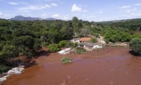 Bùn đỏ nhấn chìm thành phố sau sự cố vỡ đập 200 người mất tích ở Brazil
