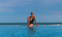 Hiếm lắm mới khoe ảnh bikini, Hà Tăng khiến dân tình phải &apos;zoom&apos; hết cỡ mới thấy body sexy