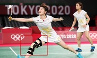 Tay vợt số 1 thế giới Sayaka Hirota đứt dây chằng vẫn cố nẹp chân ra sân
