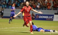 Tiền đạo Huỳnh Như sang châu Âu thi đấu