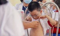 Khám sức khoẻ miễn phí cho hàng nghìn học sinh khu Rạng Đông