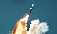 Xem tàu ngầm hạt nhân Anh phóng tên lửa liên lục địa Trident II