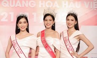 Hoa hậu Việt Nam 2020 Đỗ Thị Hà và hai Á hậu Phạm Ngọc Phương Anh, Nguyễn Lê Ngọc Thảo giao lưu với độc giả báo Tiền Phong. Ảnh: Hồng Vĩnh