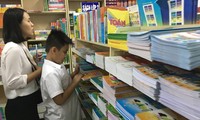 Sách giáo khoa - vấn đề cũ, nỗi lo mới: Cần giảm giá tối đa có thể 