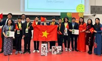 Đoàn học sinh giỏi quận Ba Đình tham gia Kỳ thi.
