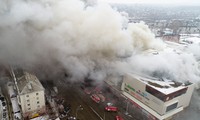 Trung tâm thương mại Winter Cherry chìm trong khói lửa. Ảnh: Bộ Tình trạng khẩn cấp Nga. 