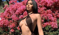 &apos;Đỏ mặt&apos; với áo tắm cắt xẻ táo bạo của mẫu nội y Janet Guzman