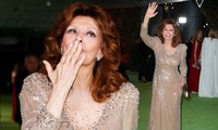 &apos;Tượng đài nhan sắc&apos; Sophia Loren tái xuất ở tuổi 87