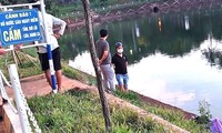 Tá hoả phát hiện thi thể người đàn ông nổi ở hồ nước công viên