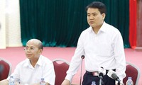 Tối 20/4, Chủ tịch UBND thành phố Hà Nội Nguyễn Đức Chung tiếp tục đề nghị người dân Đồng Tâm sớm đối thoại với chính quyền thành phố. Ảnh: Như Ý.